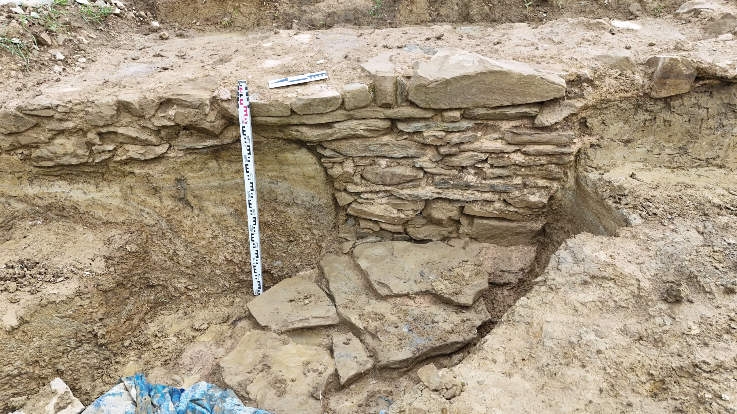 Zaproszenie na wykład dr Pawła Koćandy dotyczący badań archeologicznych w Teodorówce